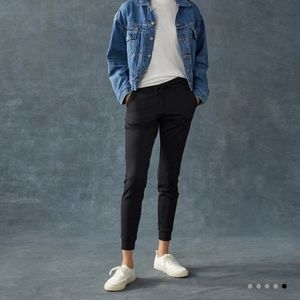 American Giant No-BS jogger, super black.